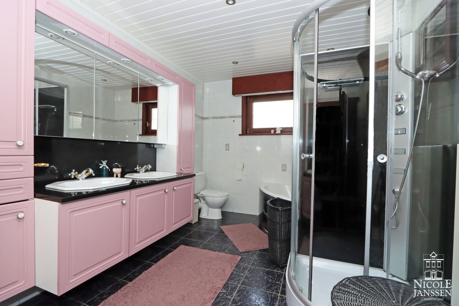 Nicole Janssen huis te koop Heuvelsvenlaan 2 te Lanklaar (badkamer)_bewerkt-1.jpg