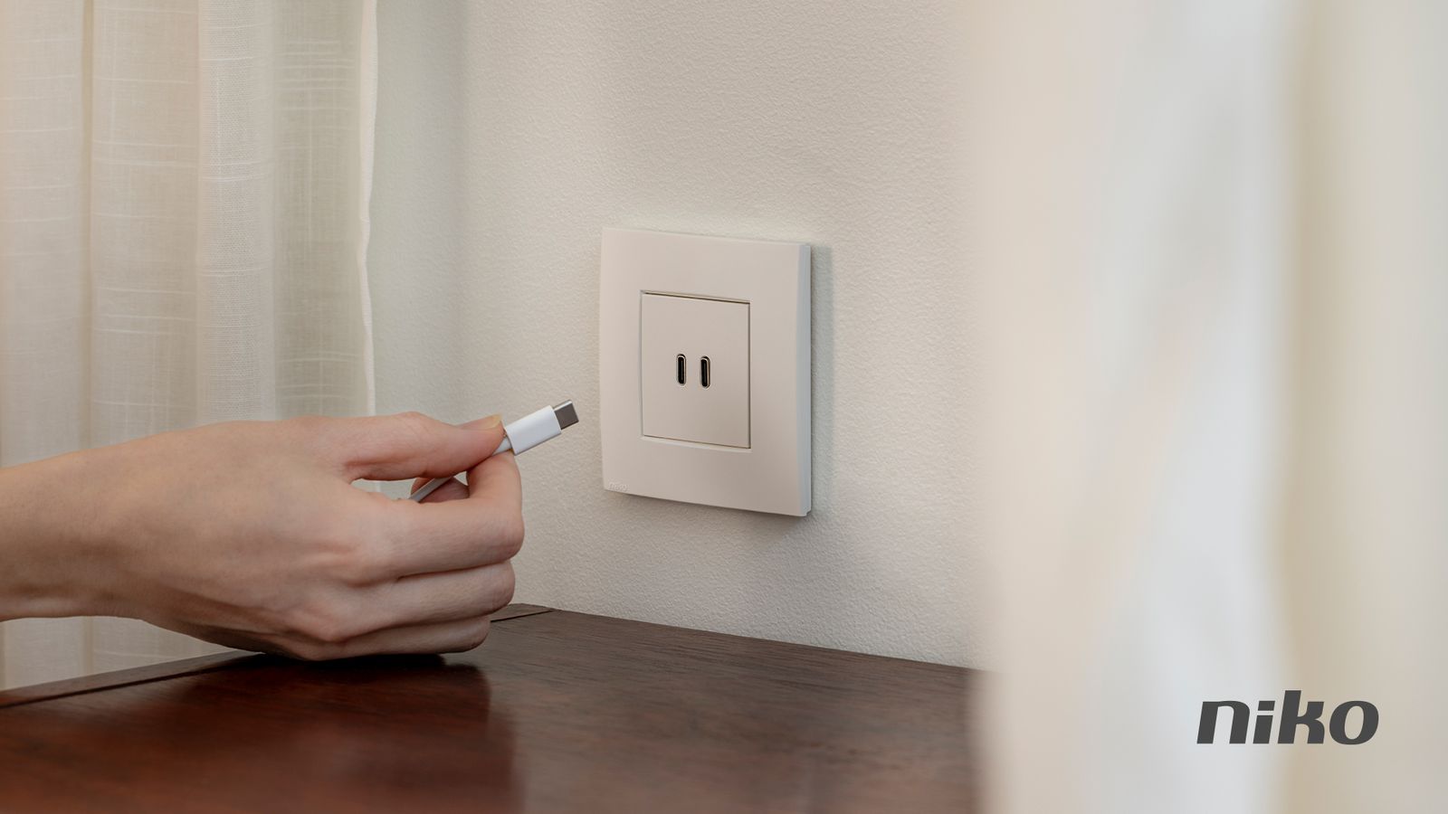 Laad sneller met de Niko dubbele smart USB-C lader 65 W (piek)