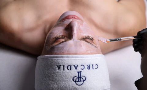 Introductie van ons nieuwe pre- & postbiotische voedende masker met royal thee