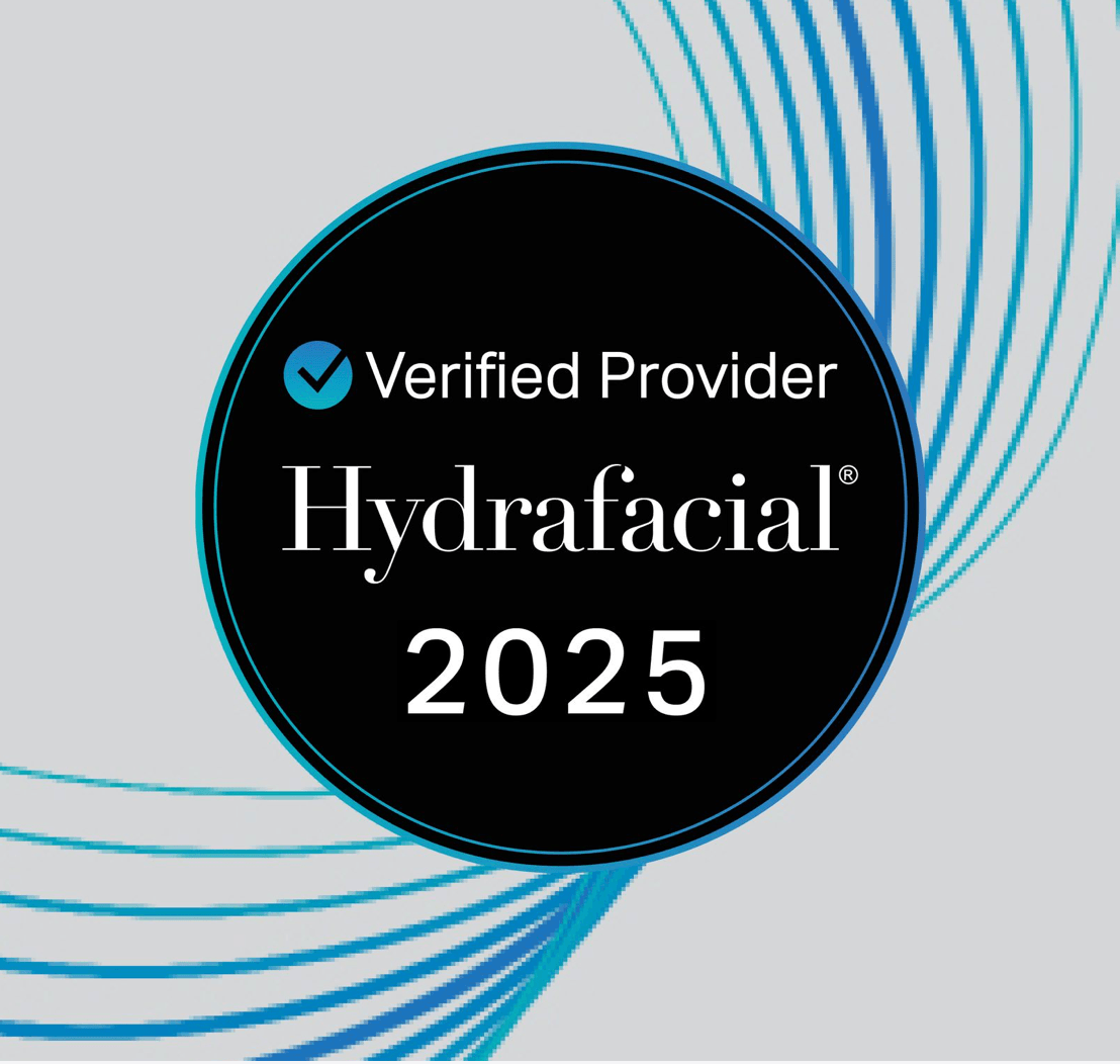 schoonheidsspecialiste met touch screen van hydra facial