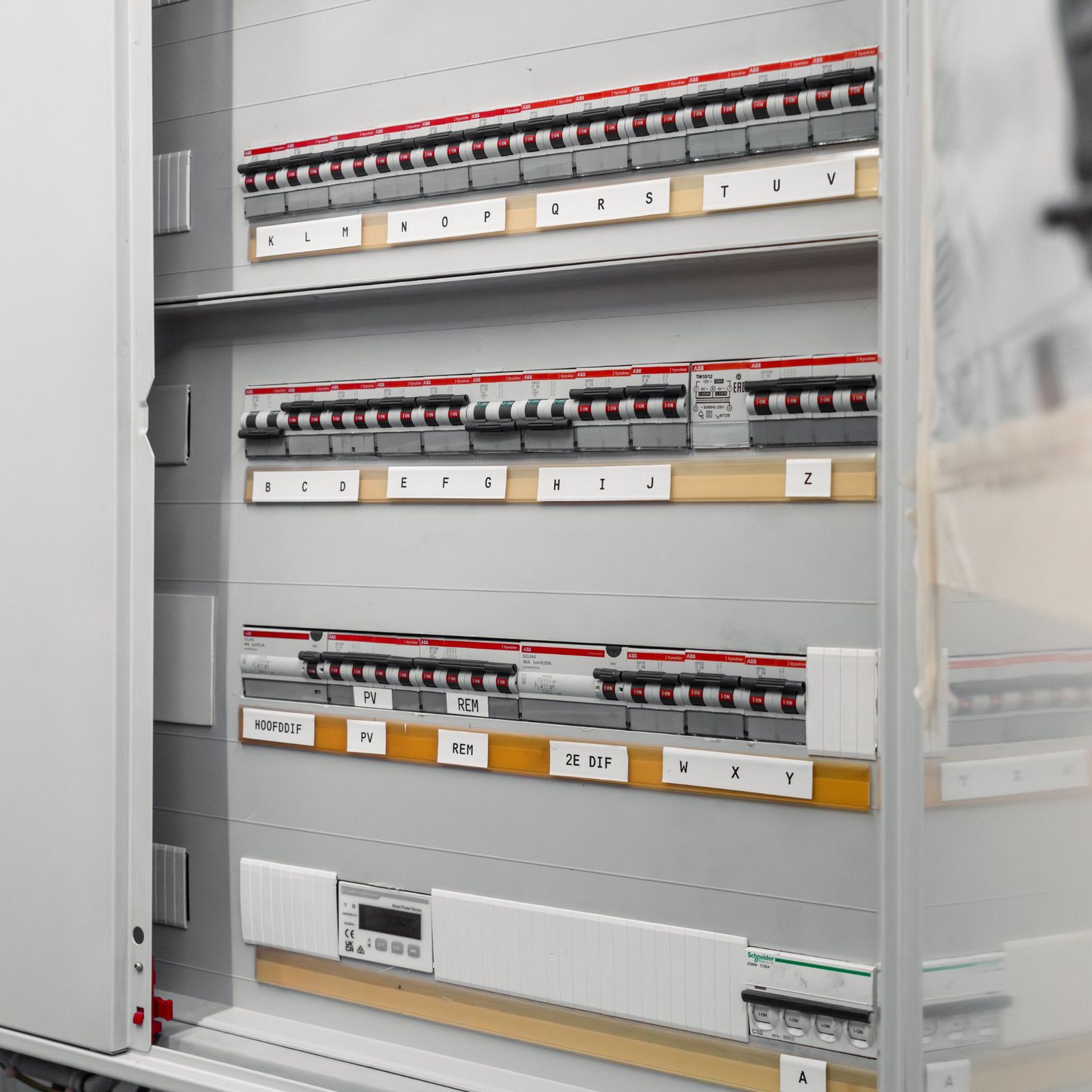 Is een elektrische keuring verplicht na 25 jaar?
