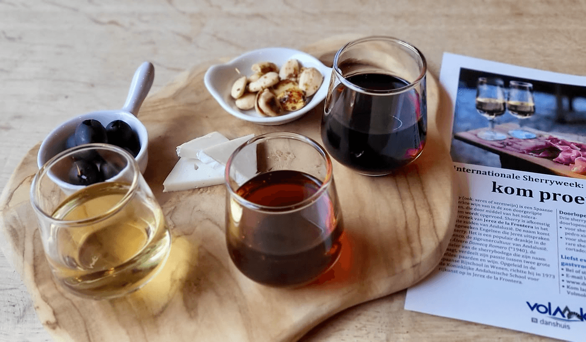 Elke dag tijdens de Wereldsherryweek van 1 tot 9 november (behalve op donderdag), tijdens de openingsuren: sherryproeverijtjes met traditionele tapas. Klik op de foto voor alle info.