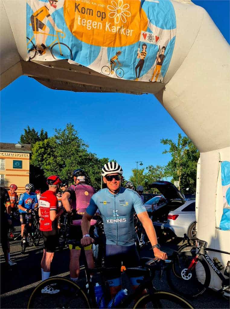 Murprotec viert de Prestatie van Filip in de 1000km Fietstocht voor Kom op tegen Kanker