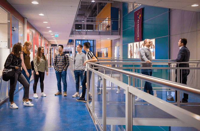 6 ways to manage and monitor your international students’ engagement