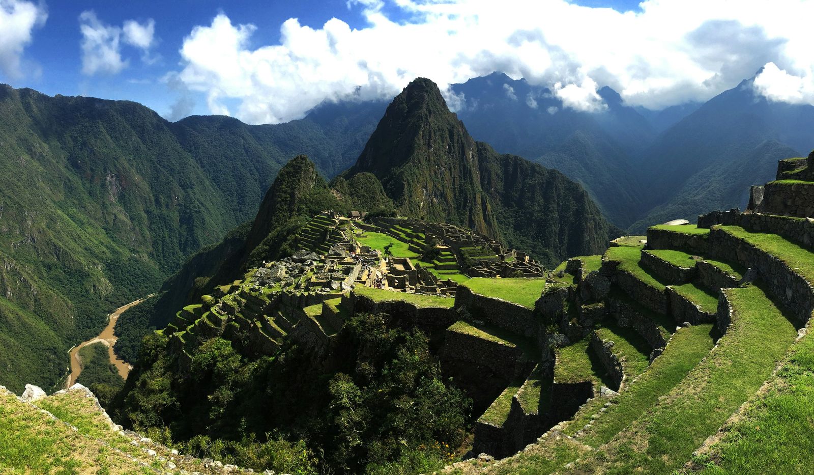 Rondreis Peru: Ontdek de Schatten van de Andes, Machu Picchu & Titicacameer