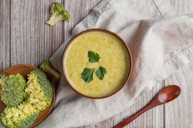 Erwten-broccoli-courgette-dragonsoep