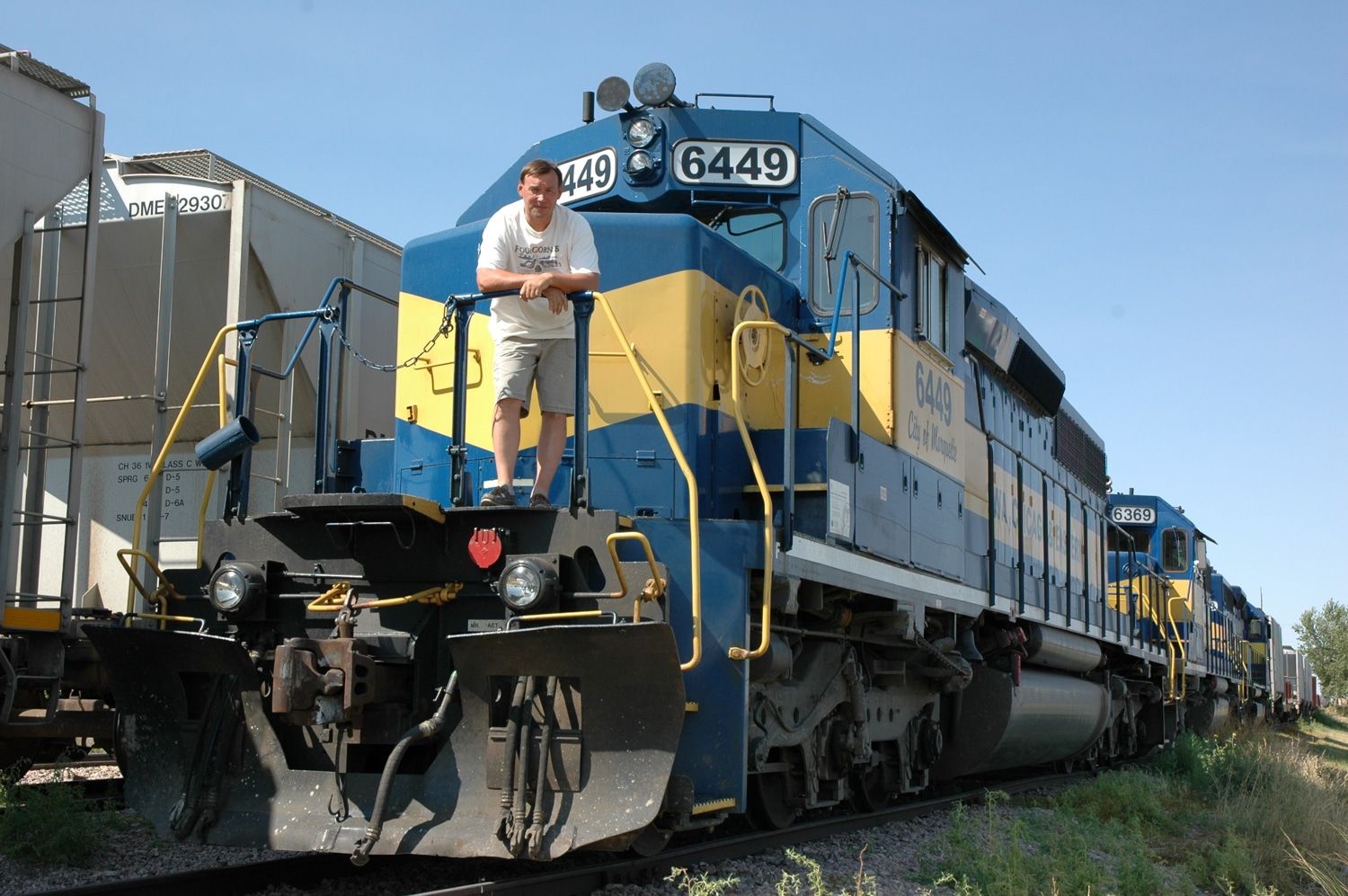 jean-paul-van-nieuwenhove-penta-reizen-portret-met-trein.jpg