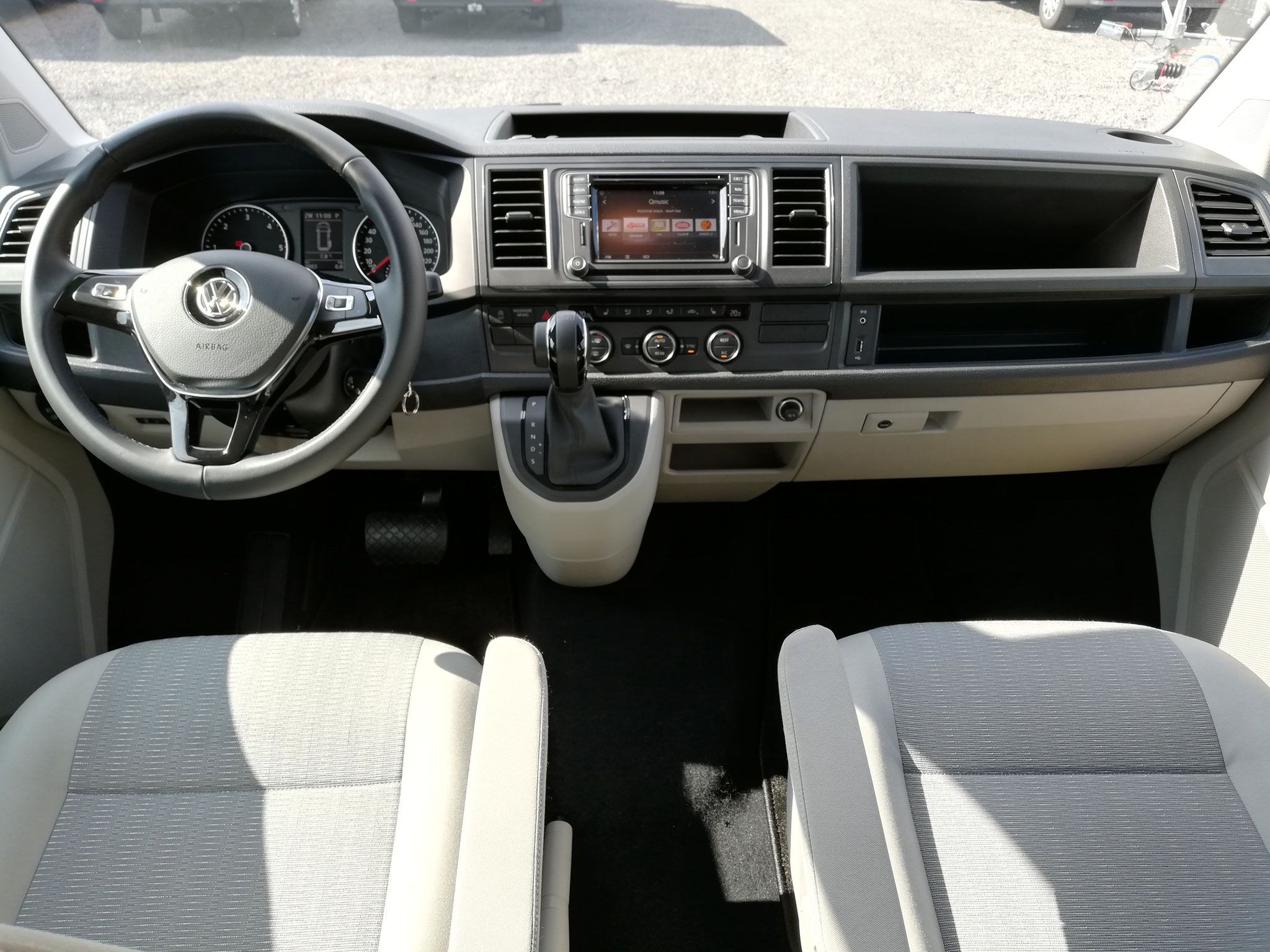 Volkswagen Caravelle T6 automaat (Luxe) -image (16).jpg