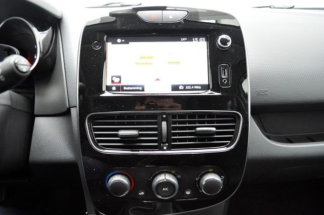 Renault Clio -1564662368 (1).jpg