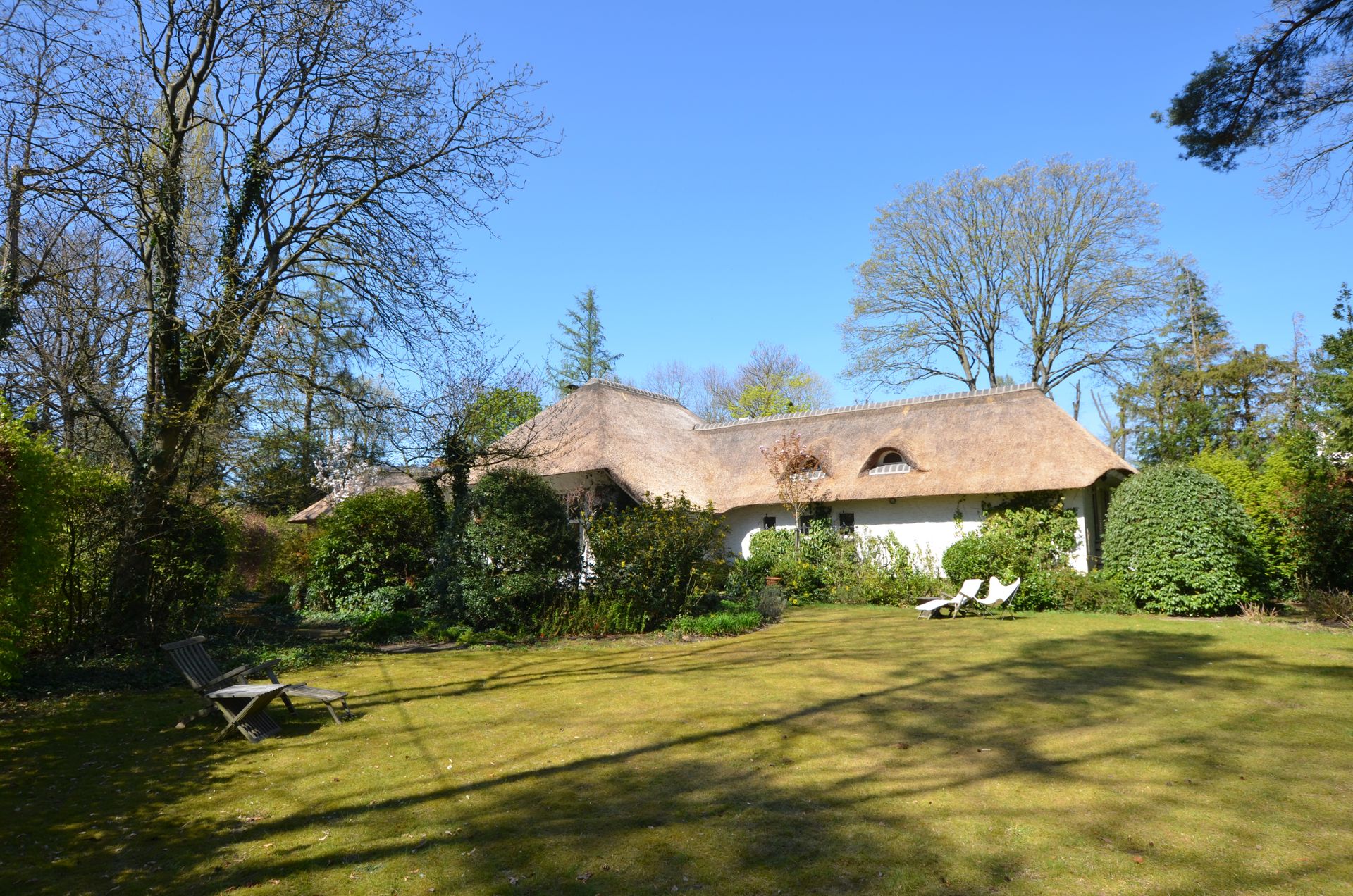 Charmante residentiële villa omgeven door groen te Hasselt 2.JPG