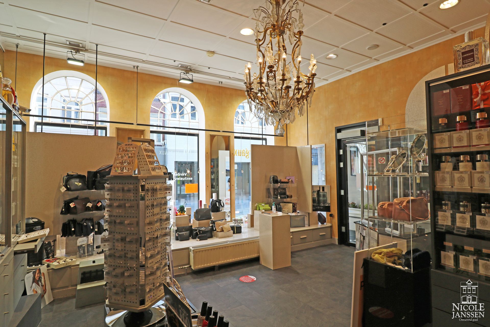 Nicole Janssen Woning te koop Maaseik Bosstraat 56 (handelsruimte6).jpg