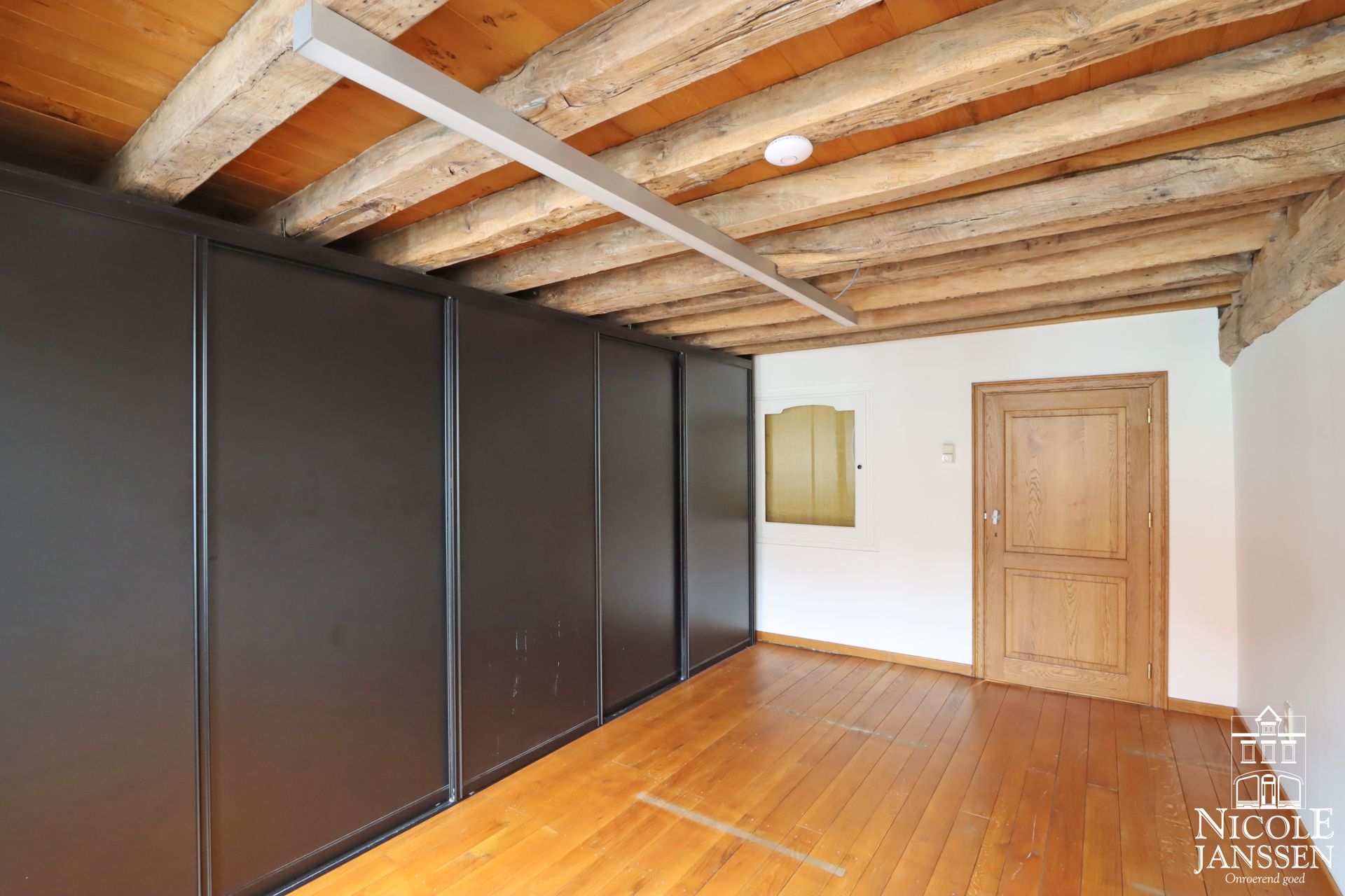Nicole Janssen - pand te koop - Bosstraat 56 te Maaseik - 2deslaapkamer.jpg