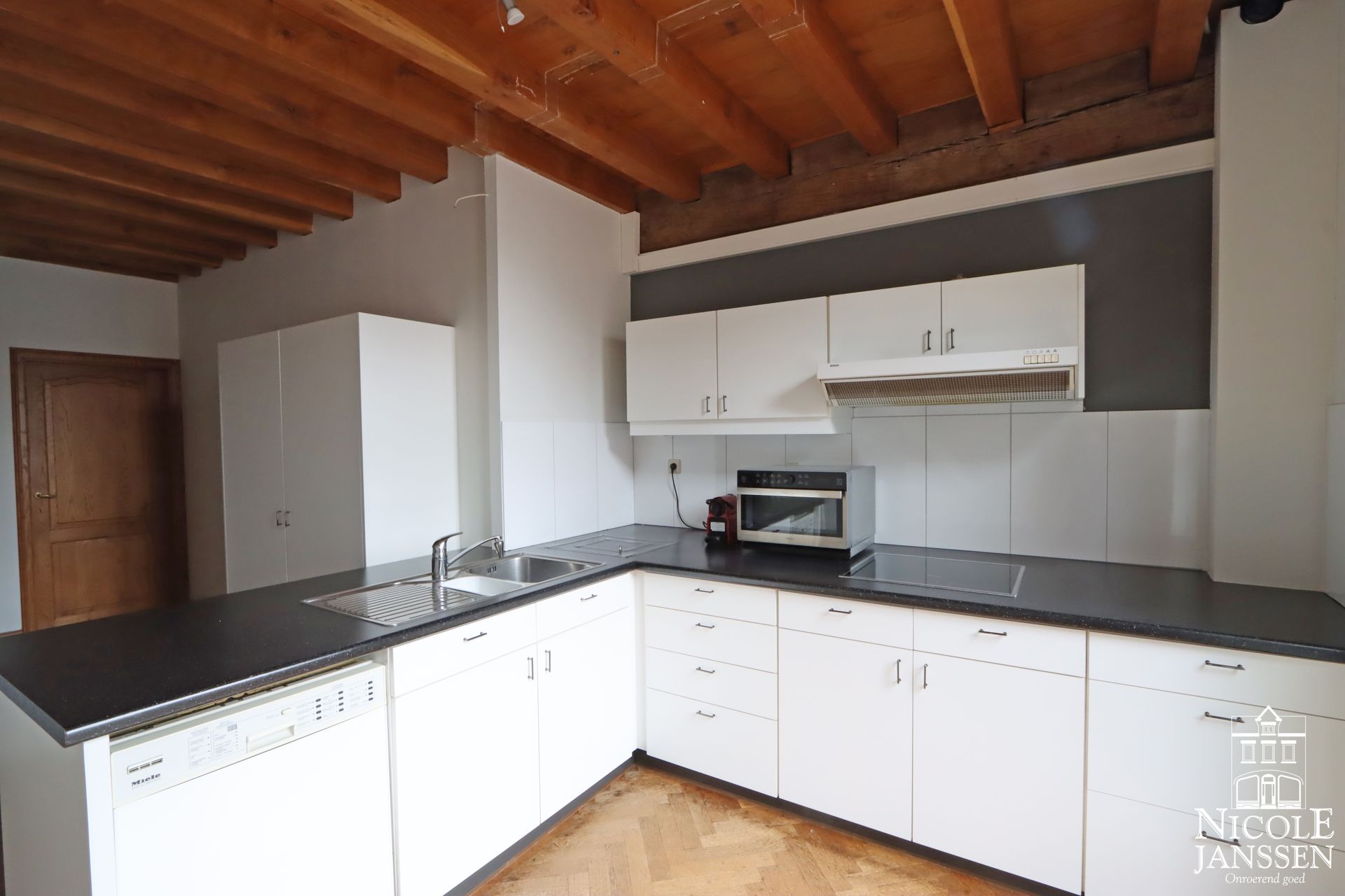 Nicole Janssen - pand te koop - Bosstraat 56 te Maaseik - keuken.jpg
