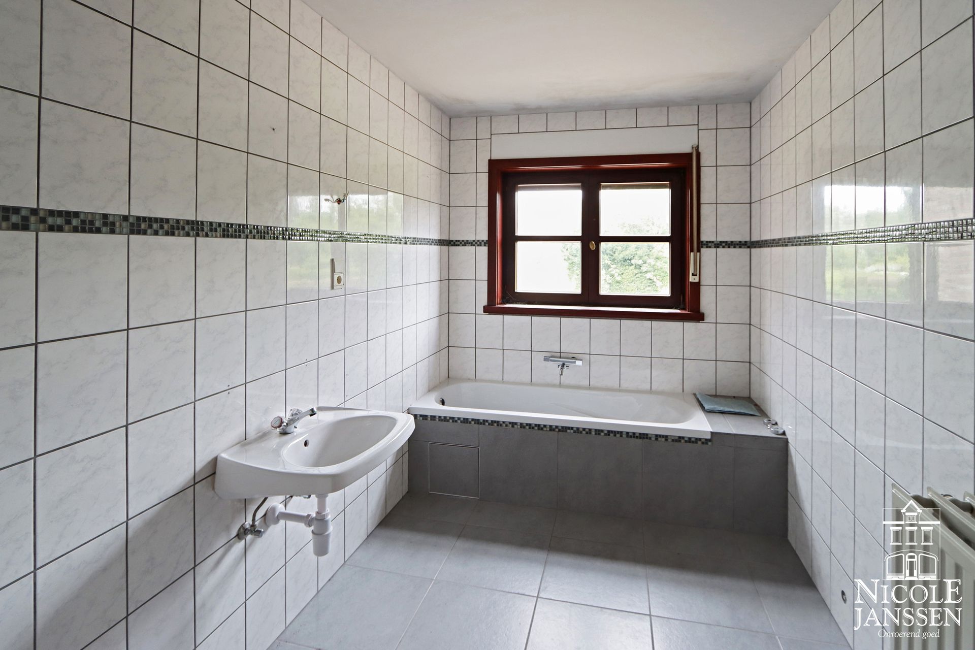 NJ_Woning te koop Neeroeteren Bergerstraat 104 - (Badkamer Groot).jpg