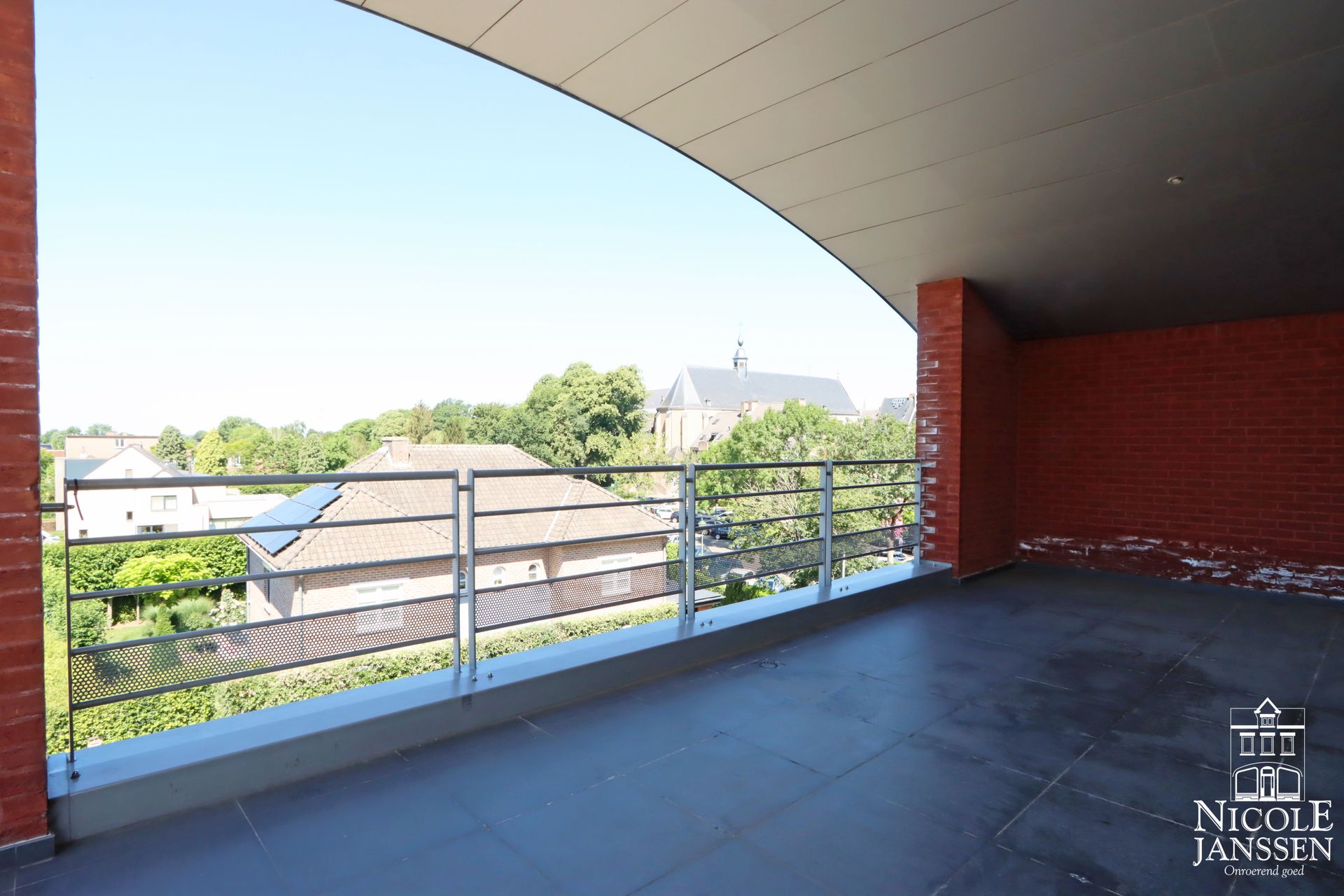 Nicole Janssen - appartement te koop - Kloosterbempden 3A b21 te Maaseik - terras4.jpg