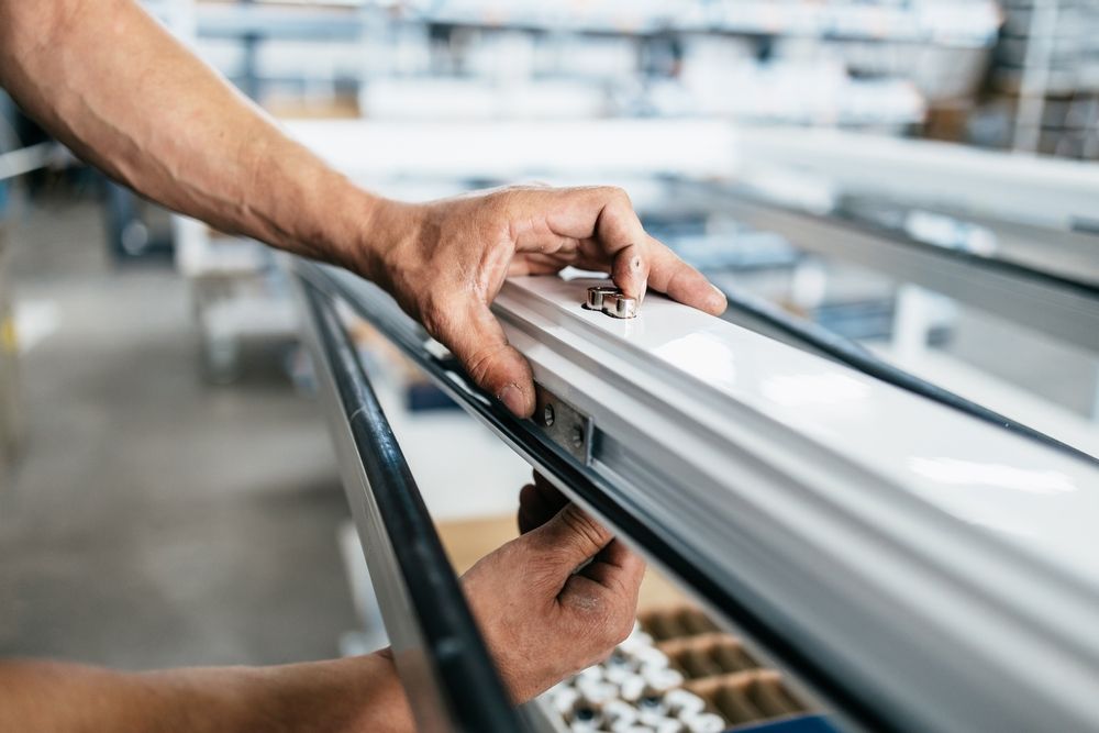 Plaatser van ramen, deuren en gevelsystemen