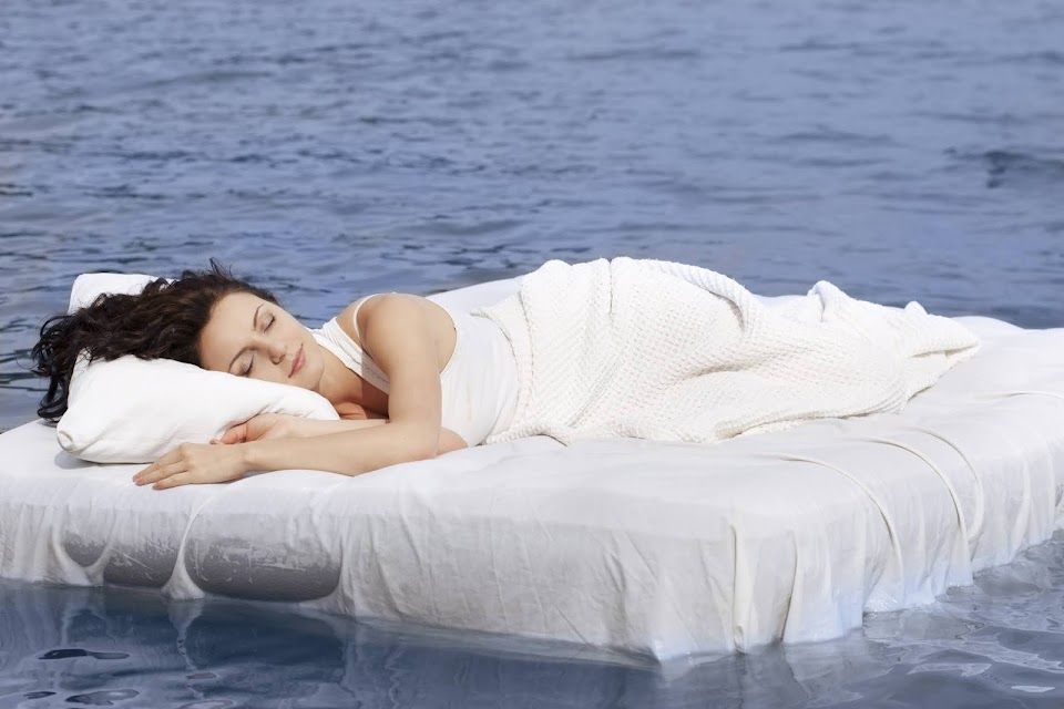 Waterbed En Gewoon Bed Combineren? Geen Probleem - Beste waterbed voor zijslapers, rugslapers en buikslapers. thumbnail