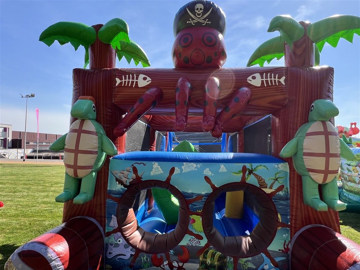 springkasteel-piraten-hindernissenbaan (12).jpg