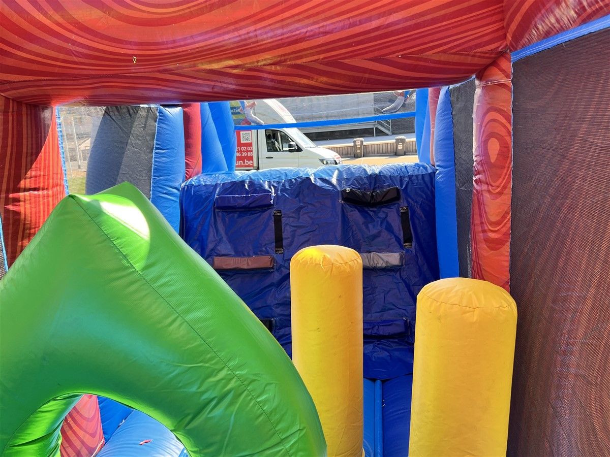 springkasteel-piraten-hindernissenbaan (5).jpg