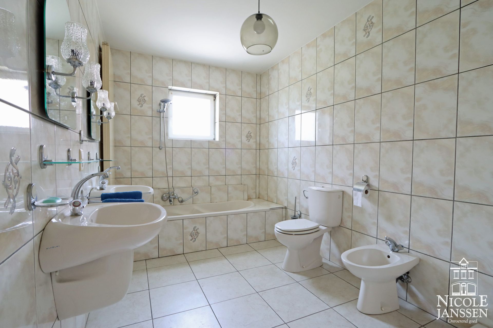 Nicole Janssen huis te koop - Kinrooi Breeërsteenweg 267 (badkamer 2).jpg
