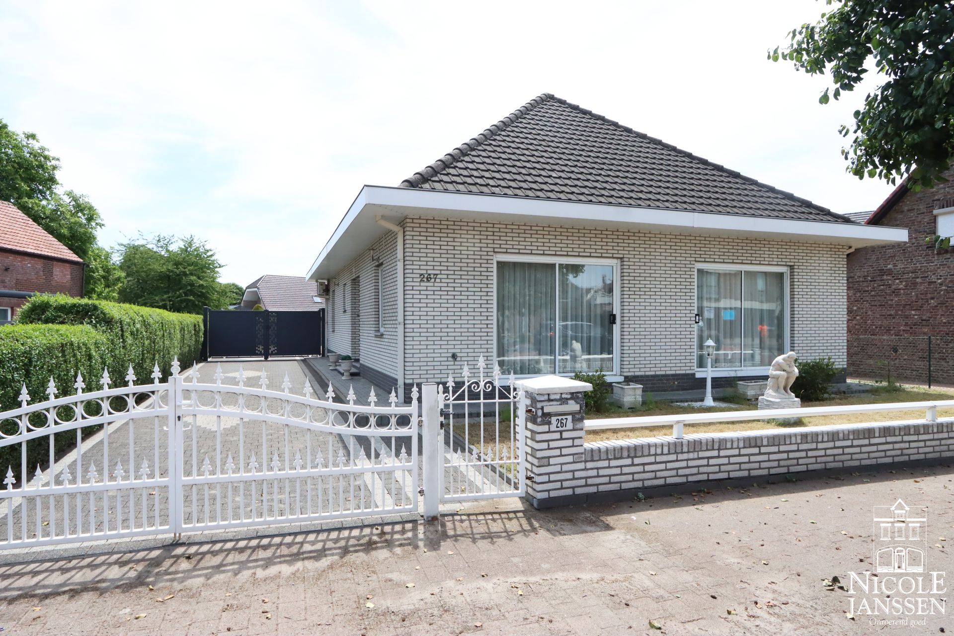 Nicole Janssen huis te koop - Kinrooi Breeërsteenweg 267 (voorzijde).jpg